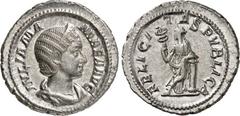 RÖMER RÖMISCHES KAISERREICH. Iulia Mamaea, Mutter des Sev. Alexander 222-235. Denar (228) 3,23g. Pallabüste m. Diadem n.r. IVLIA MA-MAEA AVG / FELICI-TAS PVBLICA Felicitas steht an Säule n.l. RIC 335,