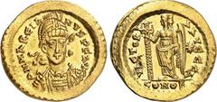 RÖMER RÖMISCHES KAISERREICH. MARCIANUS 450-457. Solidus 4,47g, Konstantinopel, 1. Off. Panzerbüste m. Helm, Perlendiadem, Schild u. Lanze, fast v.v. D N MARCIA-NVS P F AVG / VICTORI-A AVGGG A Victoria