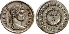RÖMER RÖMISCHES KAISERREICH. Crispus Caesar 317-326. AE-Follis 18mm (321/324) 2,79g, Siscia, 3. Off. Kopf m. Lkr. n.r. IVL CRIS-PVS NOB C / CAESARVM NOSTRORVM Lkr. m. VOT X; unten DSIS u. aufgehende S