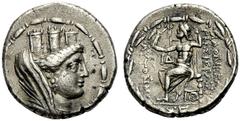 GRIECHISCHE MÜNZEN SYRIEN LAODIKEIA Tetradrachmon, 68-67. Tychebüste mit Schleier und Mauerkrone n. r., Stemma. Rv. LAODIKEWN / THS IERAS KAI - AUTONOMOU Zeus im Mantel, mit nacktem Oberkörper, n. l. 