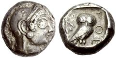GRIECHISCHE MÜNZEN ATTIKA ATHEN Tetradrachmon, 530-500 v. Chr. Athenakopf im attischen Helm mit Helmzier n.r. ; sie ist geschmückt mit einem scheibenförmigen Ohranhänger. Rv. A-ΘE Eule n.r. stehend. K