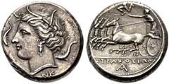 GRIECHISCHE MÜNZEN SIZILIEN. SYRAKUS. Agathokles, 317-289 v. Chr. Tetradrachmon, 310-305 v. Chr. Arethusakopf mit Schilfkranz n. l., sie ist geschmückt mit einem drei­fachen Ohrgehänge und mit einem P