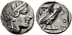 GRIECHISCHE MÜNZEN. ATTIKA. ATHEN. Tetradrachmon, 403-365 v. Chr. Kopf der Athena mit Helm und Ohrring n. r., auf dem Helmkessel drei Lorbeerblätter und eine Ranke. Rv. ΑΘΕ Eule n. r., Kopf frontal, i