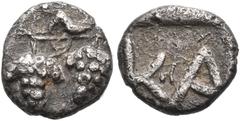 Collection Sans Pareille: Highly Important Collection of Greek Fractions ARKADIA. Kaphyai. Circa 460 BC. Hemiobol (Silver, 8 mm, 0.48 g, 3 h). Two bunches of grapes on a branch on which a dove (?) sta