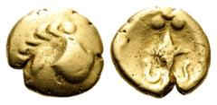 CENTRAL EUROPE, Vindelici. 1st century BC. Stater or ’Regenbogenschüsselchen’ (Gold, 17mm, 7.05 g 11). Head of eagle to left within wreath with a jeweled closing above. Rev. Star or cross in centre of