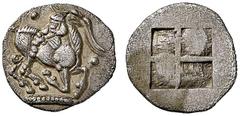 Greek Coins Aegae No.: 134 Schätzpreis - Estimate CHF 600 d=13 mm Trihemiobol circa 510-480, AR 1.00 g. Goat kneeling r., head reverted; at sides and above, three pellets. Rev. Quadripartite incuse sq