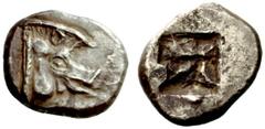 Greek Coins Dynasts of Lycia Uncertain Dynasts. No.: 1554 Schätzwert/Estimation: CHF 600.- d=17 mm Half-stater c. 520-480, AR 3.84 g. SNG von Aulock 8459 var. (stater). Vismara, Lycia II, 1 var. (1/6 