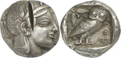 Attique Athènes. Tétradrachme vers 460-449 av. J.-C. 17,08g. Tête d’Athéna casquée à droite, le casque décoré de feuilles d’olivier / Chouette debout à droite, regardant de face; en haut à gauche, un 