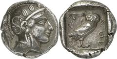 Attique Athènes. Tétradrachme vers 430-420 av. J.-C. 17,15g. Tête d’Athéna casquée à droite, le casque décoré de feuilles d’olivier / Chouette debout à droite, regardant de face; en haut à gauche, un 