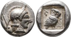 LE MONDE GREC Attique Athènes. Tétradrachme vers 510-490 av. J.-C. Tête archaïque d'Athéna coiffée d'un casque corinthien, à droite / Chouette debout à droite et regardant de face. Rameau d'olivier da