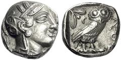 GRIECHISCHE MÜNZEN ATTIKA ATHEN Tetradrachme, circa 420/405. Kopf der Athena im attischen Helm mit Lotusblüte nach rechts. Rs: AQE. Eule nach rechts stehend, dahinter Olivenzweig und Halbmond. Flament