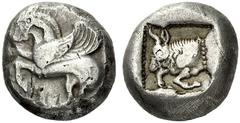 GRIECHISCHE MÜNZEN LYKIEN UNBESTIMMTE DYNASTEN Stater, circa 500 - 440. Pegasos nach rechts galoppierend. Rs: Vorderteil eines Stieres mit geperlter Abschnittslinie im Perlquadrat nach rechts. SNG von