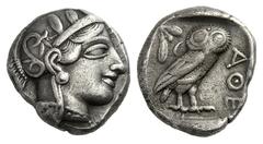 GRIECHISCHE MÜNZEN ATTIKA ATHEN Tetradrachme, 449 - 404. Kopf der Athena im attischen Helm mit Halskette und Scheibenohrring nach rechts, auf der Helmkalotte Lotusblüte und drei Lorbeerblätter. Rs: AQ