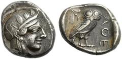 GRIECHISCHE MÜNZEN ATTIKA ATHEN Tetradrachme, 449 - 429. Kopf der Athena im attischen Helm mit Lorbeerkranz nach rechts. Rs: AΘE, Eule nach rechts, dahinter Olivenzweig mit Frucht und Halbmond, das Ga