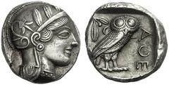 GRIECHISCHE MÜNZEN ATTIKA ATHEN Tetradrachme, 449 - 407 Kopf der Athena im attischen Helm mit Halskette und Scheibenohrring nach rechts, auf der Helmkalotte Lotusblüte und drei Lorbeerblätter. Rs: AΘE