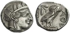 GRIECHISCHE MÜNZEN ATTIKA ATHEN Tetradrachme, 403 - 365. Kopf der Athena im attischen Helm mit Halskette und Scheibenohrring nach rechts, auf der Helmkalotte Lotusblüte und drei Lorbeerblätter. Rs: AΘ