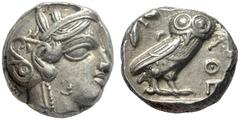 GRIECHISCHE MÜNZEN ATTIKA ATHEN Tetradrachme, 365 - 359. Kopf der Athena im attischen Helm mit Lorbeerkranz und Lotusblüte nach rechts. Rs: AΘE, Eule steht nach rechts, Kopf frontal, im linken Feld Ol