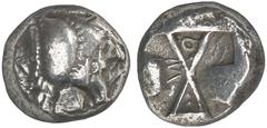 GRIECHISCHE MüNZEN DYNASTEN VON LYKIEN UNBESTIMMTER DYNAST No.: 343 Schätzpreis-Estimate: EUR 400 d=18 mm Stater, um 500. Vorderteil eines Ebers nach rechts; Rs: Quadratum incusum mit zwei sich kreuze