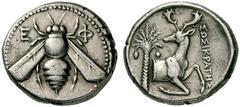 GRIECHISCHE MÜNZEN IONIEN EPHESOS Tetradrachmon, um 370/60. E-F. Biene. Perlkreis; Rs: Hirschprotome nach rechts, den Kopf umwendend. Links Palme, rechts SWSIKRATHS. Ph. Kinns in: Coin Hoards IX (Lond