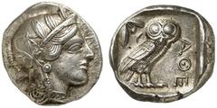 GRIECHISCHE MÜNZEN ATTIKA Athen . Tetradrachmon, ca. 454-404. Kopf der Athena mit ölzweiggeschmücktem attischen Helm rechts. Rv/ AΘE. Eule n. rechts stehend, den Kopf en face, im Feld dahinter Mondsic