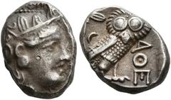GRIECHISCHE MÜNZEN ATTIKA . Athen. Tetradrachmon, ca. 350-294. Kopf der Athena, mit attischem Helm mit Palmette und Olivenblättern. Rv/ AΘE. Eule n. rechts stehend, den Kopf en face, im Feld links Oli