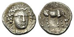 Monete greche / Greek Coins Tessaglia, Dracma, Larissa, c. 400-370 a.C., AR, (g 5,72, mm 18, h 6). Testa della ninfa Larissa frontale, leggermente rivolta a d., indossa ampynx, Rv. [Λ]API, cavallo sta