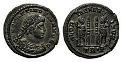 Monete romane imperiali / The Roman Empire Costantino II, come cesare (317-337), Nummus, Treviri, AE, (g 2,25, mm 15, h 6). Busto corazzato a d., Rv. Due soldati; tra loro, due stendardi. RIC 539. spl