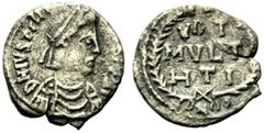 Monete bizantine / The Byzantine Empire Giustiniano I (527-565), Mezza siliqua, Cartagine, AR, (g 1,03, mm 14, h 3). DN IVSTINIANVS PP AG, busto drappeggiato e diademato a d., Rv. VOT/MVLT/HTI, su tre