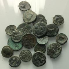 Multiple lots Magna Graecia, lot of 19 Æ coins, to be catalog. Lot sold as is, no return