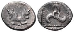 Dynasts of Lycia, Kuprilli AR 1/4th Stater. Circa 470-440 BC. Conjoined foreparts of two bulls, back to back / Triskeles within dotted incuse square. Cf Mørkholm/Zahle 45 (Stater); SNG von Aulock -; c