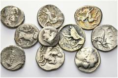COINS OF THE GREEK WORLD Lots Magna Graecia . 10 Didrachms and drachms from diverse cities such as Tarentum, Neapolis, etc. Very good- fine. (10)*