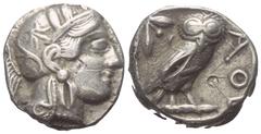 Greek Attika. Athen. Tetradrachme (Silber). Ca. 454 - 404 v. Chr. Vs: Kopf der Athena mit ölzweiggeschmücktem attischem Helm, Ohranhänger und Halskette rechts. Rs: Eule nach rechts stehend, Kopf en fa