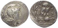 Greek Attika. Athen. Tetradrachme (Silber). Ca. 141 - 140 v. Chr. Vs: Kopf der Athena mit attischem Helm rechts. Rs: Eule auf liegender Amphora nach rechts stehend, den Kopf en face; auf Amphora E (?)