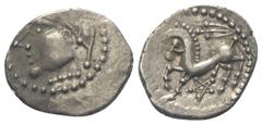 Celtic Gallien. Bituriges. Quinar (Silber). Vs: Kopf links. Rs: Pferde nach links stehend, darüber Schwert, darunter Pentagramm. 17 mm. 1,92 g. de la Tour 4097; DT 3435. Fast vorzüglich.