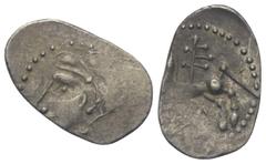 Celtic Gallien. Bituriges. Quinar (Silber). Vs: Kopf links. Rs: Pferde nach links stehend, darüber Zweig, CAM. 20 mm. 1,95 g. de la Tour 4139; DT 3440. Prägeschwäche am Rand, sehr schön.