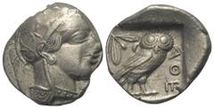 Greek Attika. Athen. Tetradrachme (Silber). Ca. 454 - 404 v. Chr. Vs: Kopf der Athena mit ölzweiggeschmücktem attischem Helm, Ohranhänger und Halskette rechts. Rs: Eule nach rechts stehend, Kopf en fa