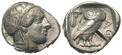 Greek Attika. Athen. Tetradrachme (Silber). Ca. 454 - 404 v. Chr. Vs: Kopf der Athena mit ölzweiggeschmücktem attischem Helm, Ohranhänger und Halskette rechts. Rs: Eule nach rechts stehend, Kopf en fa