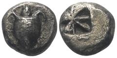 Greek Inseln vor Attika. Aigina. Stater (Silber). Ca. 550 - 525 v. Chr. Vs: Seeschildkröte. Rs: Quadratum incusum. 19 mm. 11,37 g. HGC 6, 425; Slg. Dewing 1654. Sehr schön.