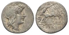 Roman Republican Q. Marcius mit C. Fabius und L. Roscius. Denar (Silber). 118 oder 117 v. Chr. Rom. Vs: Kopf der Roma mit geflügeltem Greifenkopfhelm rechts, dahinter Wertzeichen. Rs: ROMA / C F L R Q