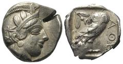 Greek Attika. Athen. Tetradrachme (Silber). Ca. 454 - 404 v. Chr. Vs: Kopf der Athena mit ölzweiggeschmücktem attischem Helm, Ohranhänger und Halskette rechts. Rs: Eule nach rechts stehend, Kopf en fa