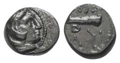 Greek Königreich Makedonien. Philippos II. (359 - 336 v. Chr.). Bronze. Ca. 359 - 294 v. Chr. Ungesicherte makedonische Münzstätte. Vs: Kopf des jugendlichen Herakles mit Löwenfell rechts. Rs: Keule. 