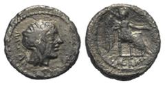 Roman Republican M. Porcius Cato. Quinar (Silber). 89 v. Chr. Rom. Vs: M. CATO. Kopf des Liber mit Efeukranz rechts, darunter Doppelaxt. Rs: VICTRIX. Victoria mit Patera und Palmzweig nach rechts sitz