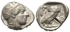 Greek Attika. Athen. Tetradrachme (Silber). Ca. 454 - 404 v. Chr. Vs: Kopf der Athena mit ölzweiggeschmücktem attischem Helm, Ohranhänger und Halskette rechts. Rs: Eule nach rechts stehend, Kopf en fa