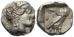 Greek Attika. Athen. Tetradrachme (Silber). Ca. 454 - 404 v. Chr. Vs: Kopf der Athena mit ölzweiggeschmücktem attischem Helm, Ohranhänger und Halskette rechts. Rs: Eule nach rechts stehend, Kopf en fa