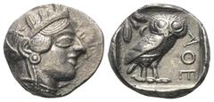 Greek Attika. Athen. Tetradrachme (Silber). Ca. 454 - 404 v. Chr. Vs: Kopf der Athena mit ölzweiggeschmücktem attischem Helm, Ohranhänger und Halskette rechts. Rs: Eule nach rechts stehend, Kopf en fa