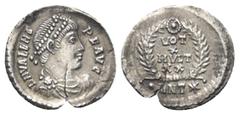 Roman Imperial Coinage Valens (364 - 378 n. Chr.). Siliqua (Silber). 367 - 375 n. Chr. Antiochia. Vs: D N VALENS P F AVG. Büste mit Perldiadem, Paludament und Panzer rechts. Rs: VOT / X / MVLT / XX in