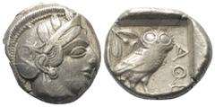 Greek Attika. Athen. Tetradrachme (Silber). Ca. 454 - 404 v. Chr. Vs: Kopf der Athena mit ölzweiggeschmücktem attischem Helm, Ohranhänger und Halskette rechts. Rs: Eule nach rechts stehend, Kopf en fa