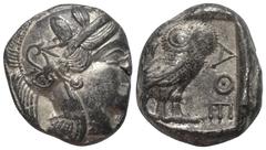 Greek Attika. Athen. Tetradrachme (Silber). Ca. 454 - 404 v. Chr. Vs: Kopf der Athena mit ölzweiggeschmücktem attischem Helm, Ohranhänger und Halskette rechts. Rs: Eule nach rechts stehend, Kopf en fa
