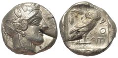 Greek Attika. Athen. Tetradrachme (Silber). Ca. 454 - 404 v. Chr. Vs: Kopf der Athena mit ölzweiggeschmücktem attischem Helm, Ohranhänger und Halskette rechts. Rs: Eule nach rechts stehend, Kopf en fa