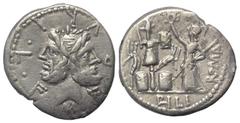 Roman Republican M. Furius Philus. Denar (Silber). 120 v. Chr. Rom. Vs: M FOVRI. L. F. Doppelkopf des Janus mit Lorbeerkranz. Rs: Roma mit Szepter nach links stehend und Tropaeum aus gallischen Waffen